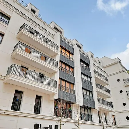 3br Luxury With Terrace Apartment *